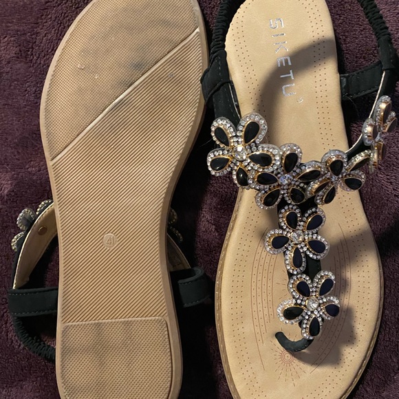 Faux jewel sandals. - Picture 7 of 7